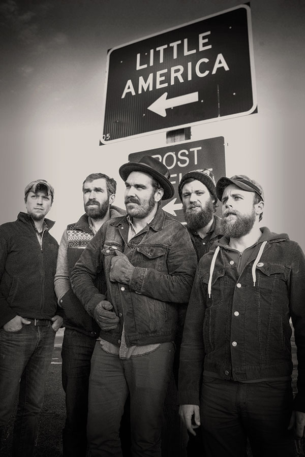 Red Wanting Blue (photo by Greg Rahm)
