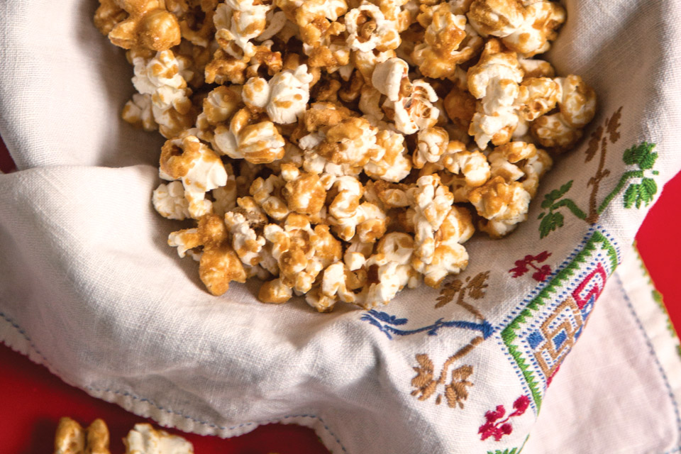 dining-page-maple-popcorn2 dining-page-maple-popcorn2