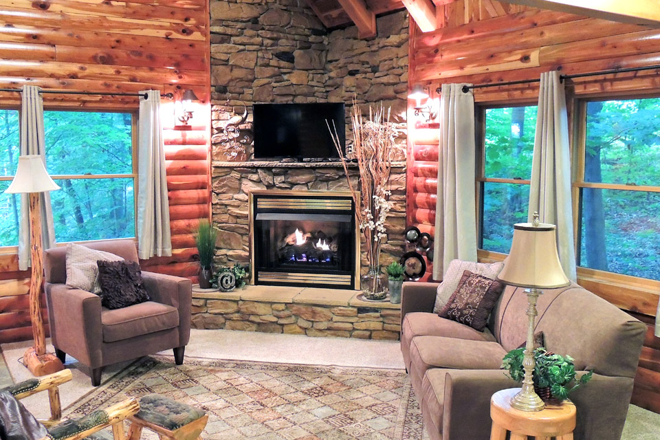 Cabin-Fever_Donnas Donnas Premier Lodging fireplace