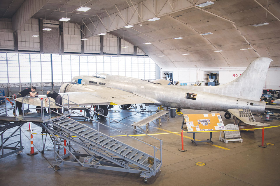 Digest-Main-Memphis-Belle Memphis-Belle-in-hangar
