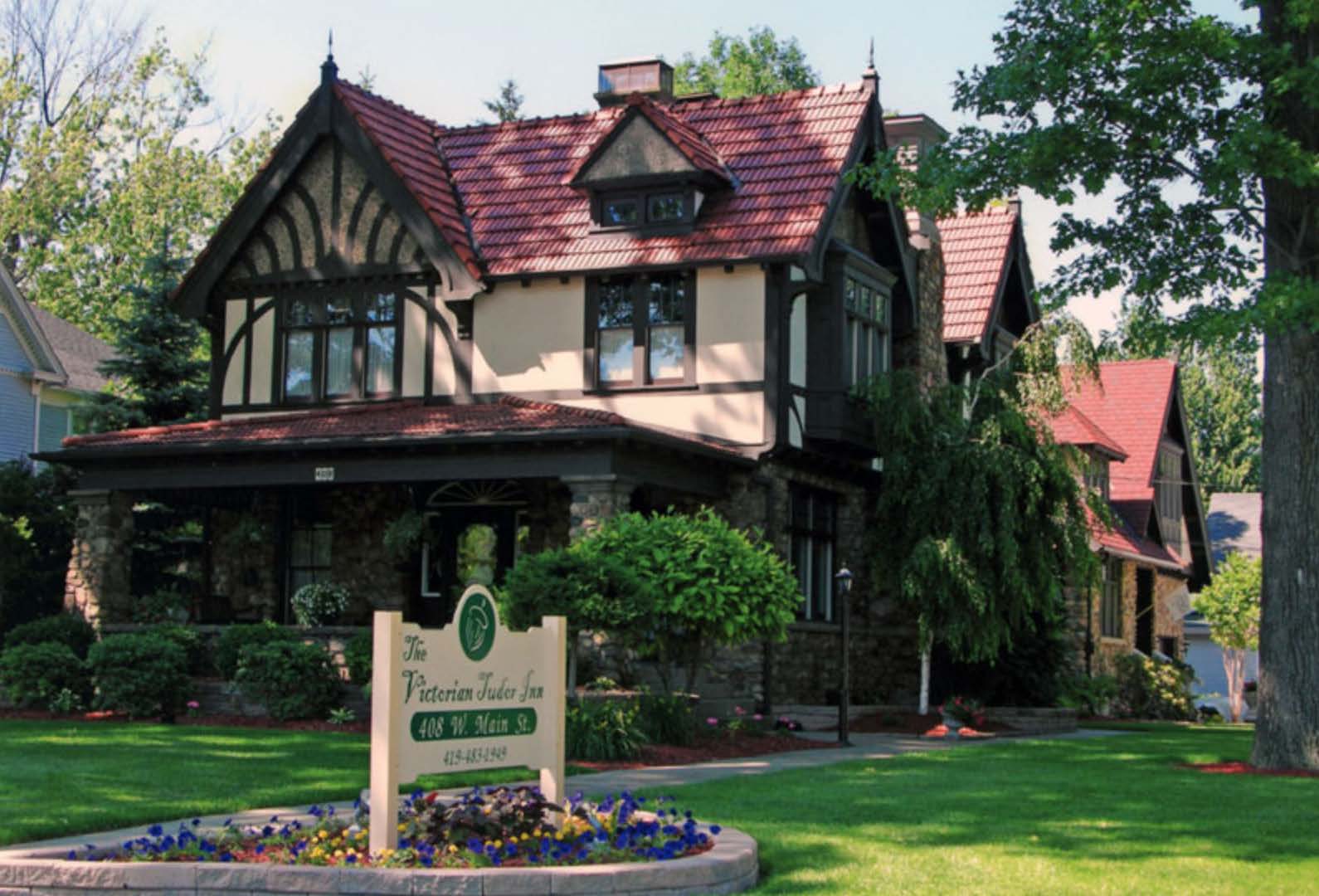 Victorian Tudor Inn - Booking.com Victorian Tudor Inn - Booking.com