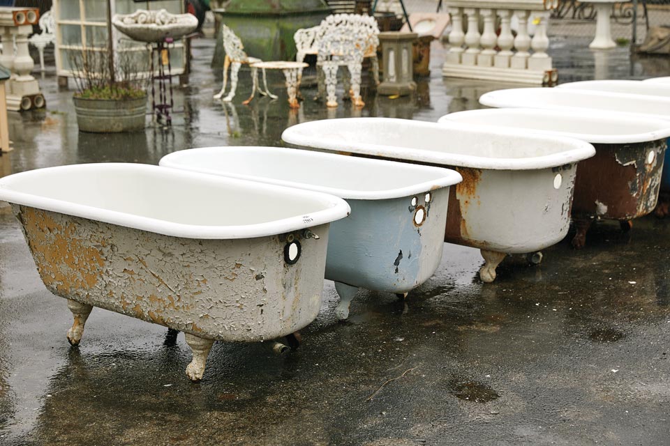 Vintage clawfoot bathtubs