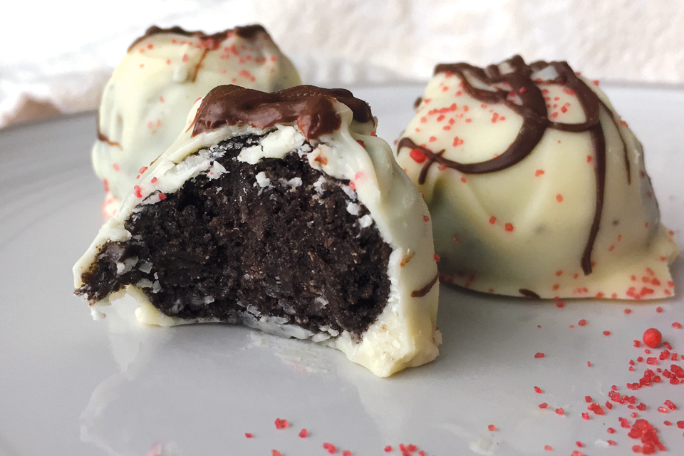 How to Make Peppermint Oreo Truffles