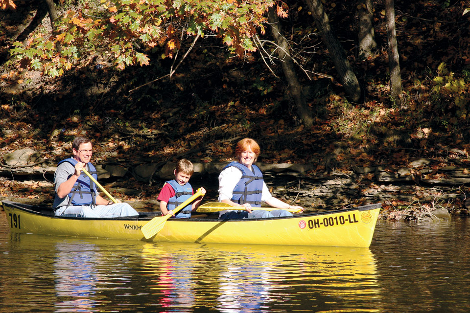 Canoeing the Mohican River (courtesy of Mohican Adventures)