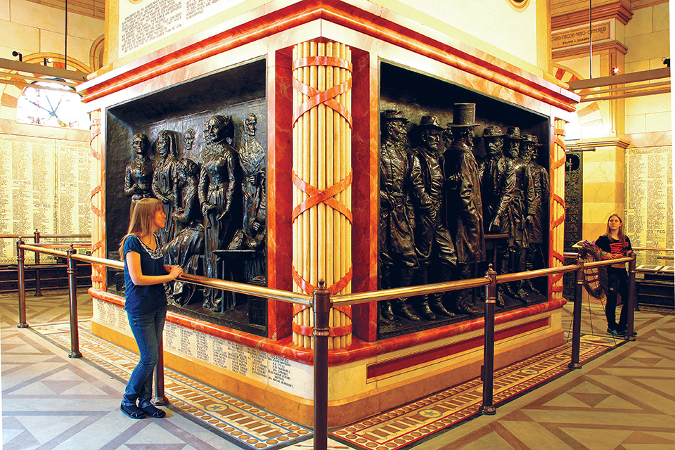 Soldiers' and Sailors' Monument (photo by Thom Sheridan)