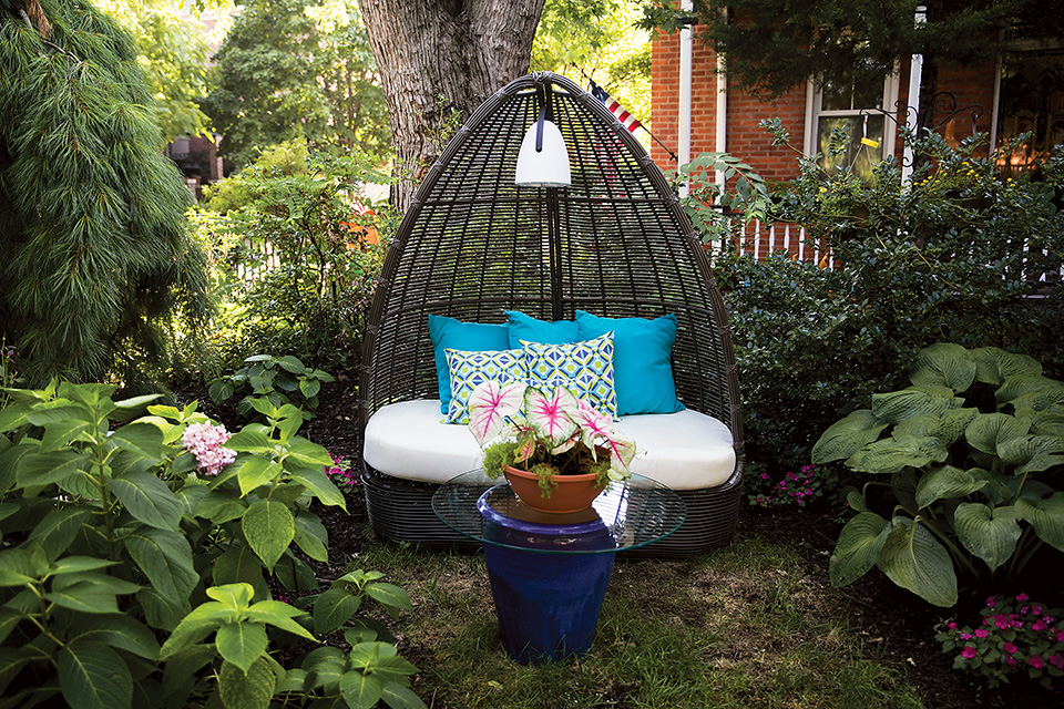 King and Hunter garden seating area (photo by Maddie McGarvey)