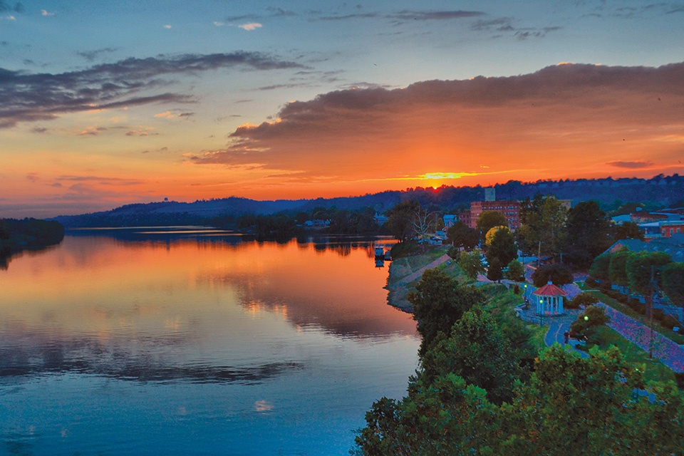 Ohio River Byway sunset (photo by Mike Tewkesbury)