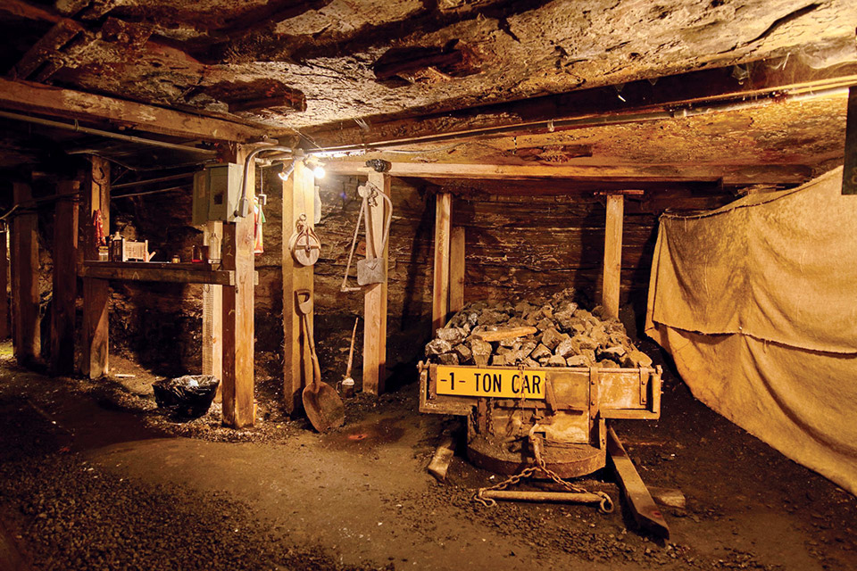 Coal Heritage Trail coal mine (photo courtesy of Library of Congress)