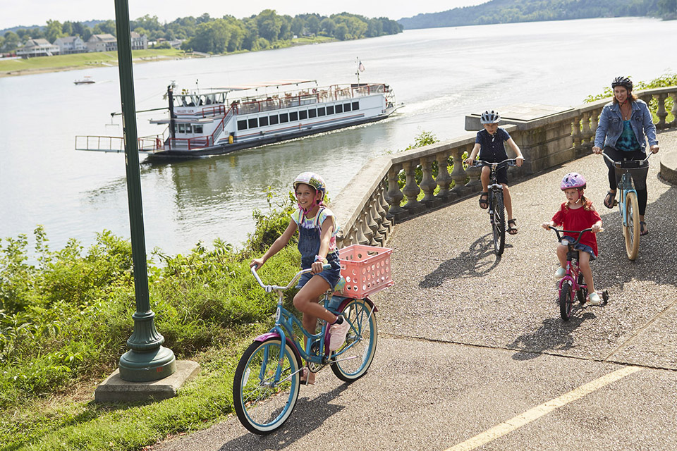 Family biking by the Valley Gem sternwheeler (photo by Casey Rearick) Family biking by the Valley Gem sternwheeler (photo by Casey Rearick)