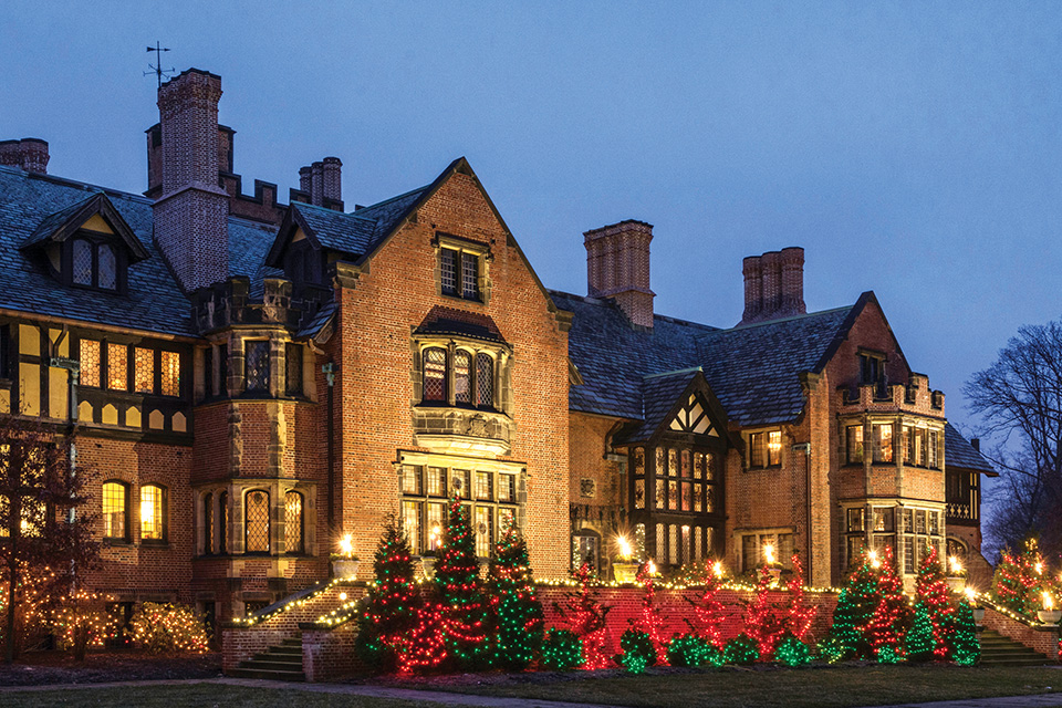 Stan Hywet Hall’s Manor House Back West Terrace (photo by Ian Adams Photography)