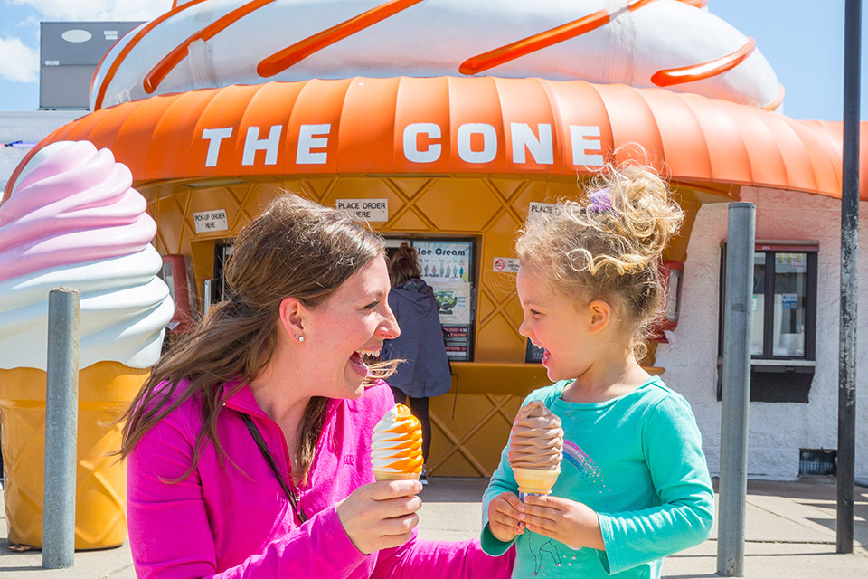 Mother and daughter with ice cream cones outside The Cone in West Chester (photo courtesy of Travel Butler County)