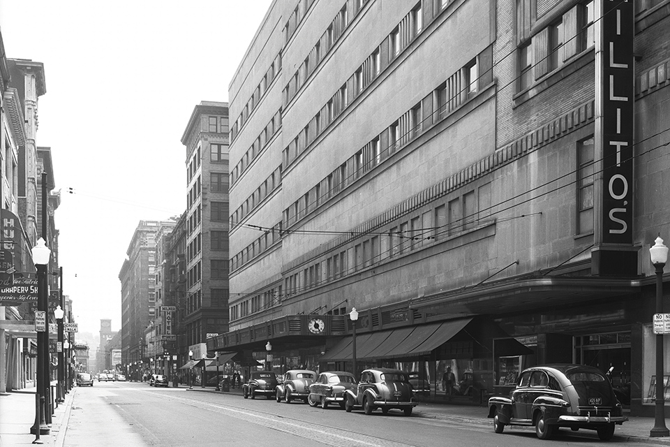 Exterior of Shillito’s department store in downtown Cincinnati (photo courtesy of Kenton County Public Library)