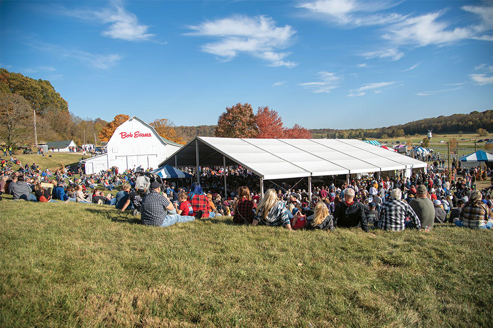 Crowds gathered at the Bob Evans Festival (photo courtesy of Gallia County Convention & Visitors Bureau)