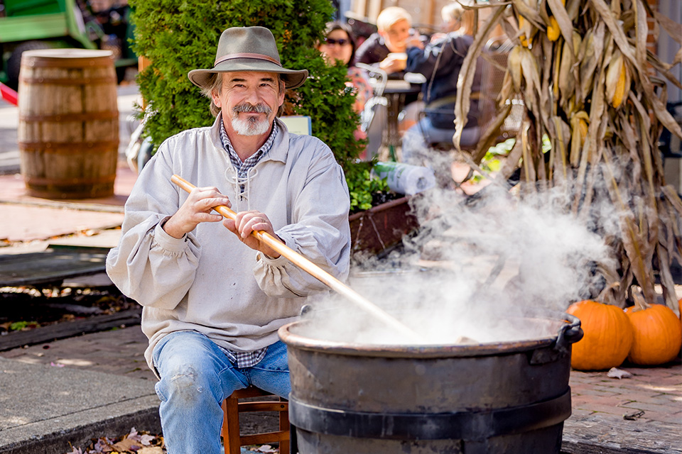 Apple Butter Stirrin' Festvial (courtesy of Roscoe Village)