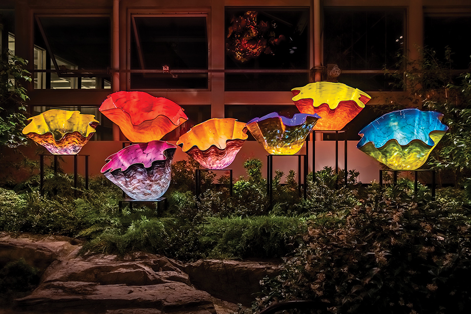 Lit glass flowers at Chihuly Nights at Columbus’ Franklin Park Conservatory (all rights reserved, Chihuly Studio)