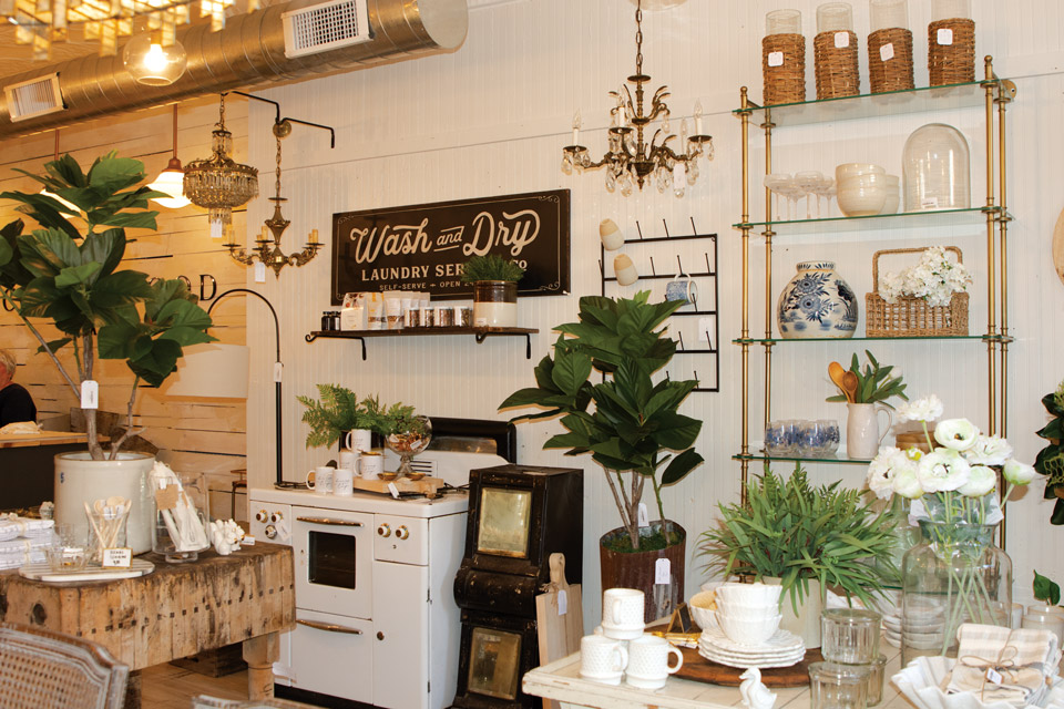 Cottonwood Shanty interior in downtown Millersburg (photo by Rachael Jirousek)