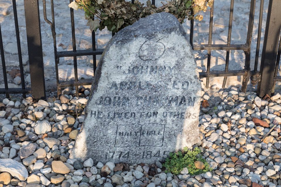 John Chapman’s gravesite in Fort Wayne, Indiana (photo courtesy of Library of Congress)