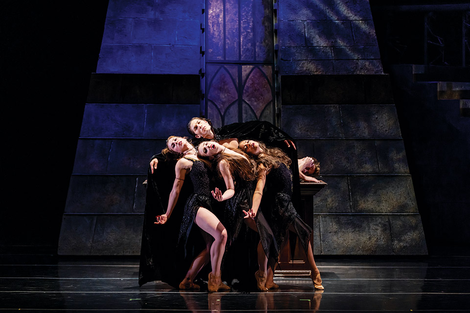 BalletMet’s “Dracula” at Columbus’ Davidson Theatre (photo by Jennifer Zmuda Photography)