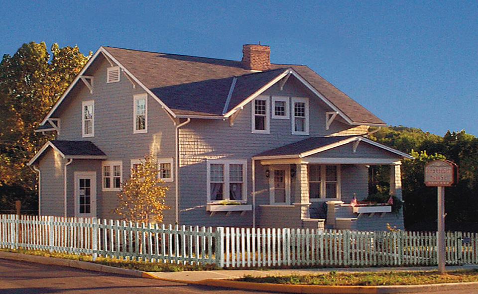 John-and-Annie-Glenn-Museum-John-Glenns-boyhood-home_300dpienlarged-1